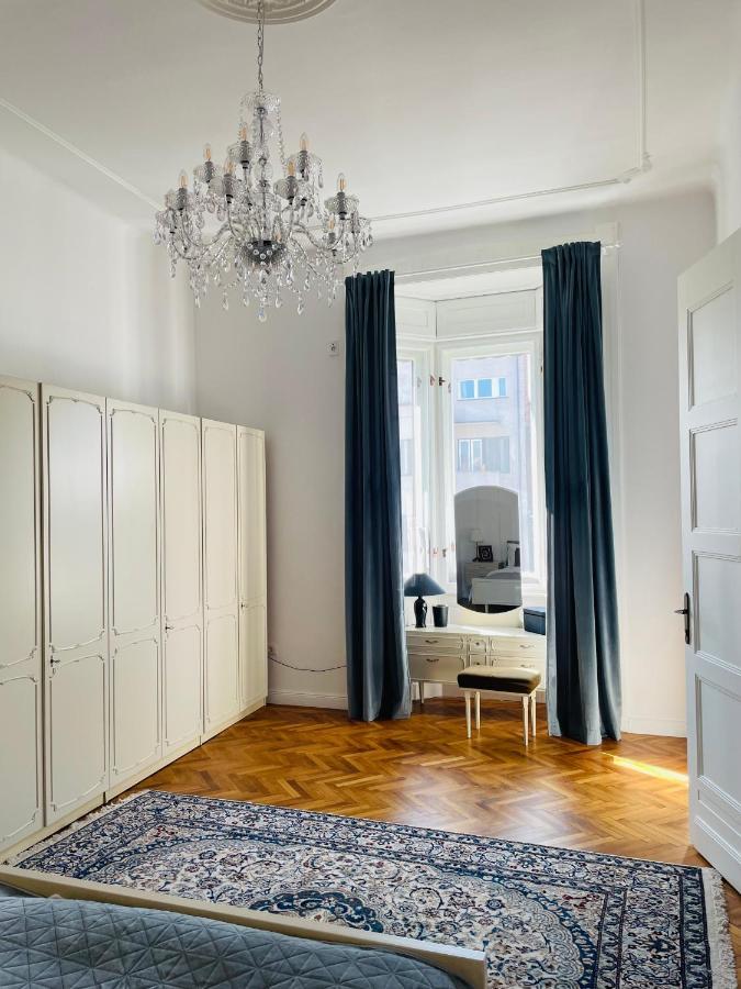 Littleparis Apartment Клуж-Напока Екстериор снимка