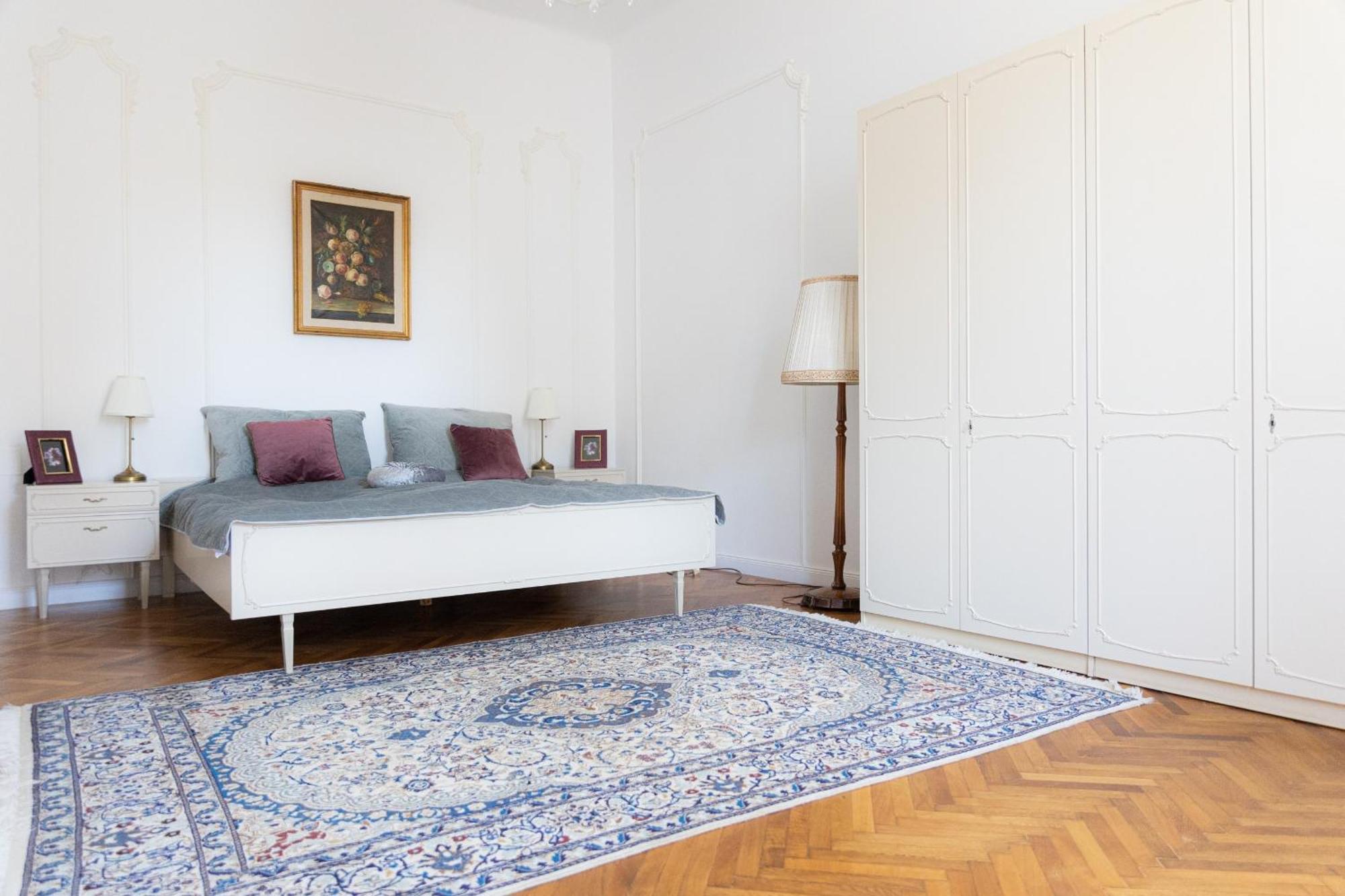 Littleparis Apartment Клуж-Напока Екстериор снимка